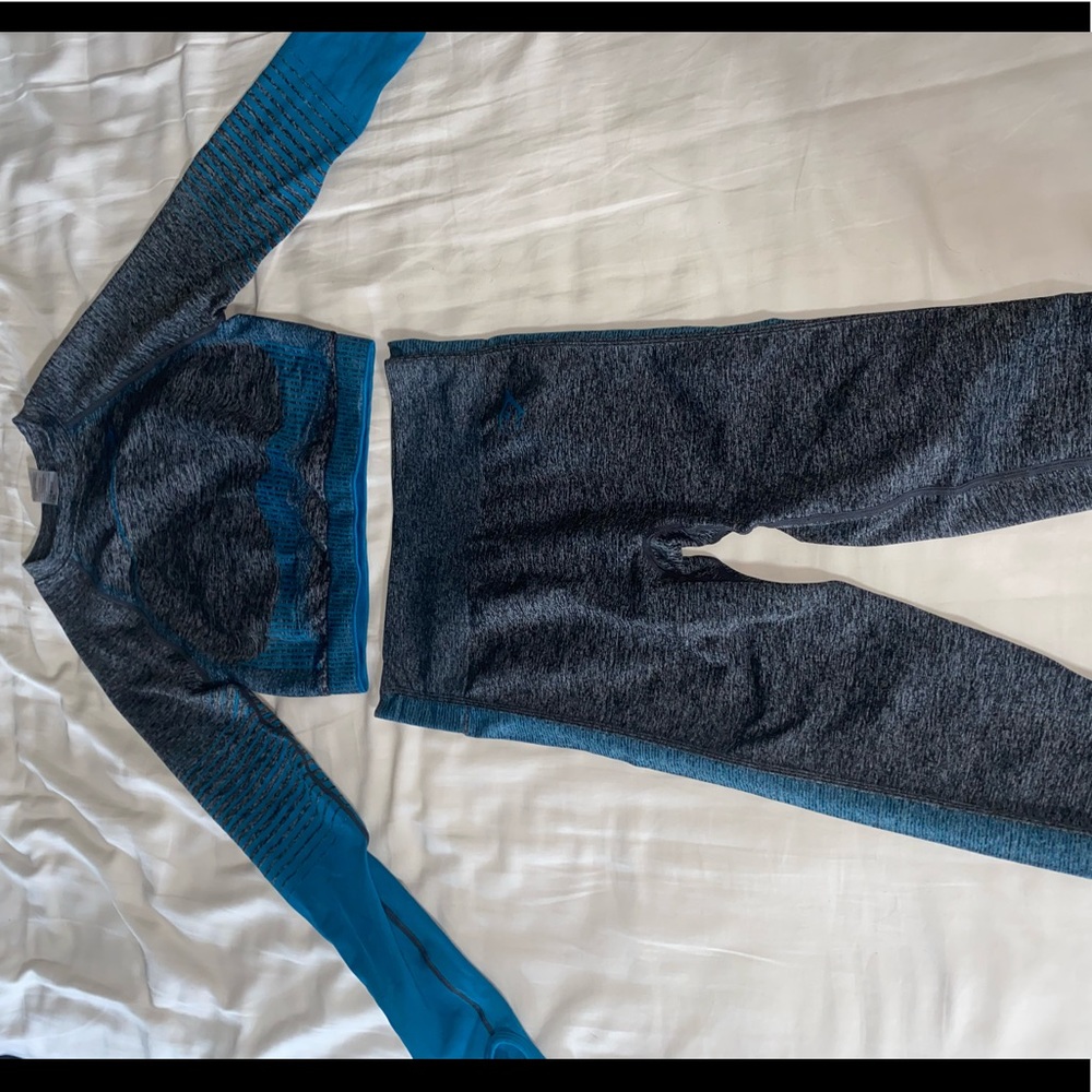 Gymshark Amplify grey teal set